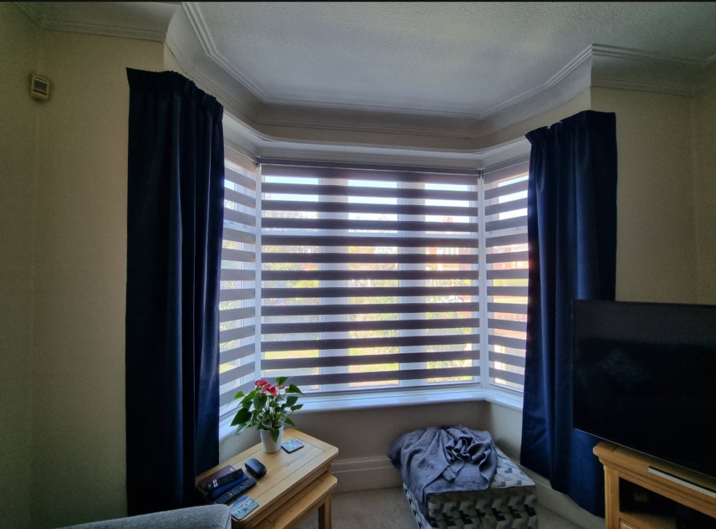 Bay window day and night blind Blackpool